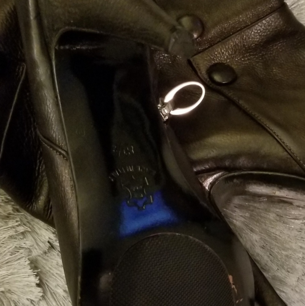 Boots - Picture 4 of 4